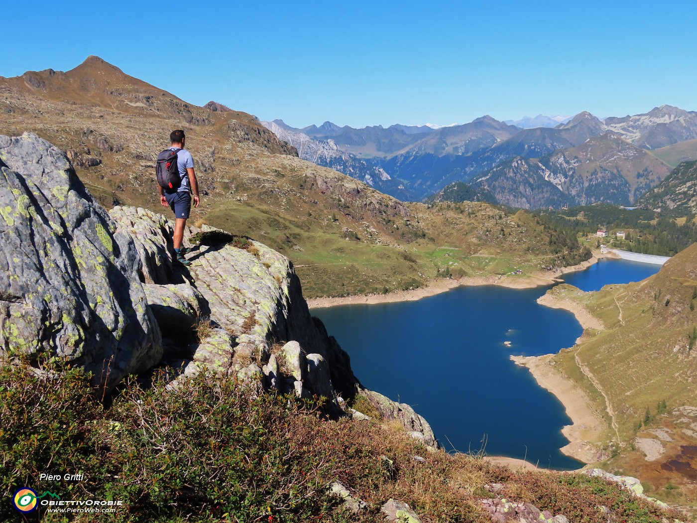 19 Spettacolare la vista sui Laghi Gemelli.JPG